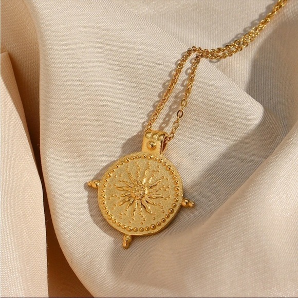 NEW 18k Gold Plated Ancient Sun Layering Necklace - Picture 3 of 11